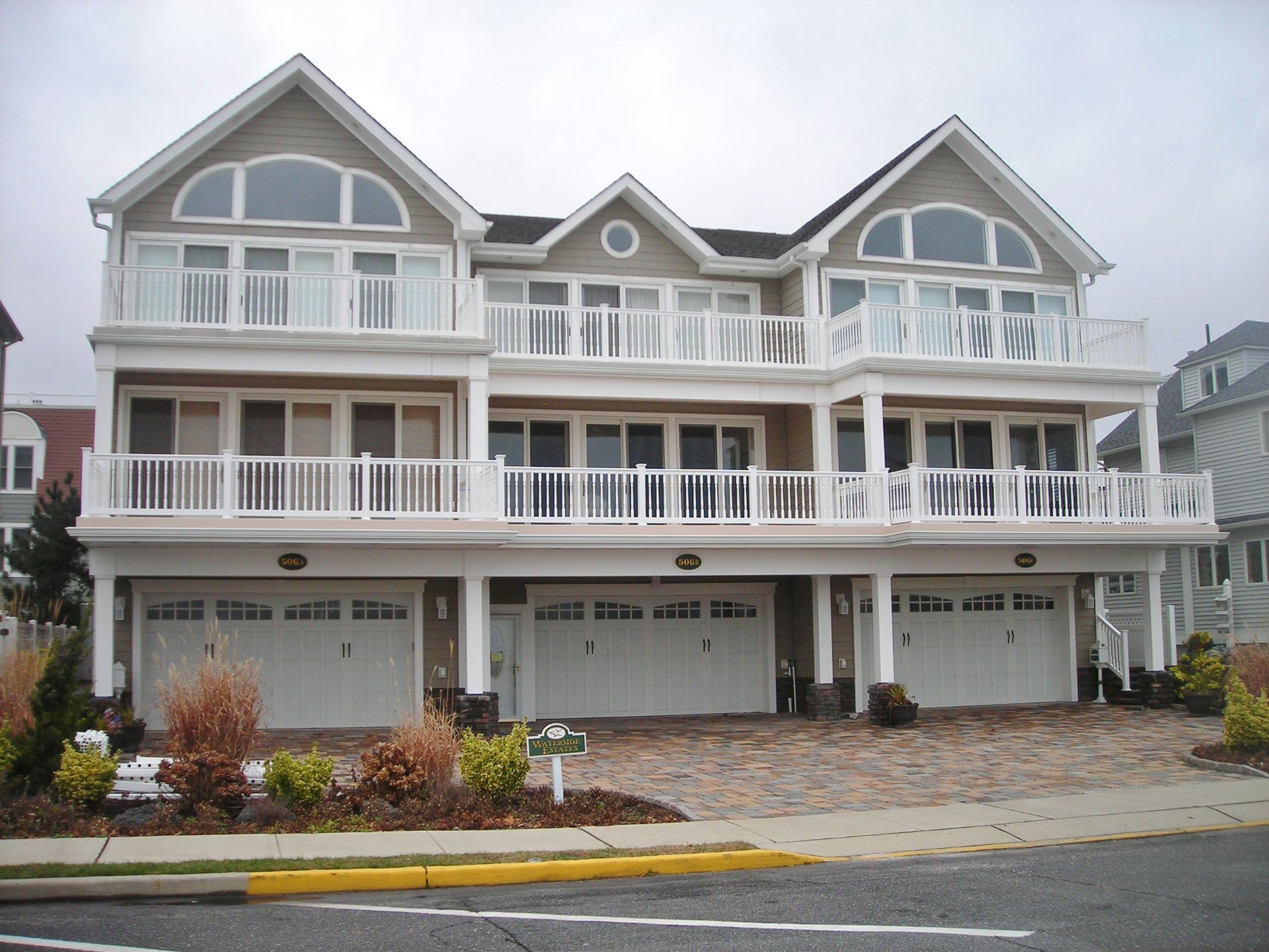Vinyl with Colonial Balusters